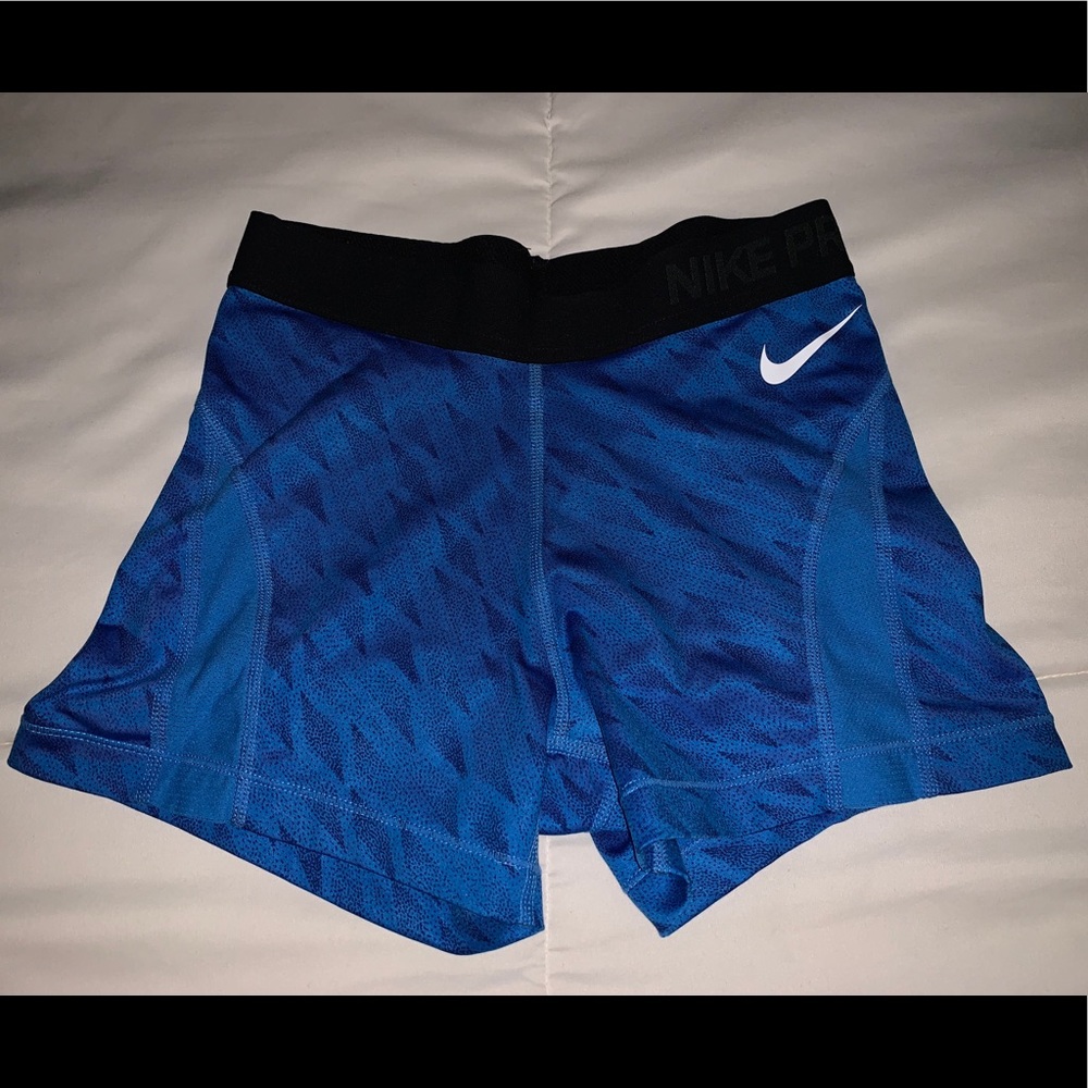 Blue nike pros!!💙